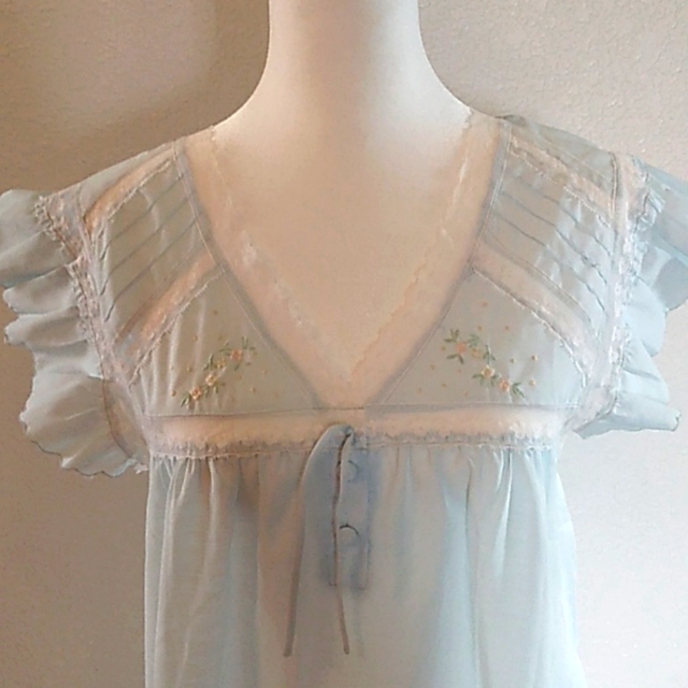 Vintage Light blue Petite small nightgown with embroidery